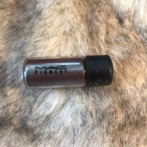 Mac blue brown pigment